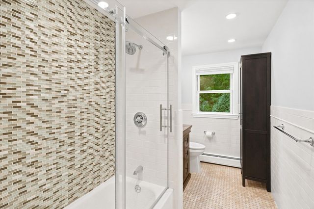 14 Highgate St, Needham, MA 02492