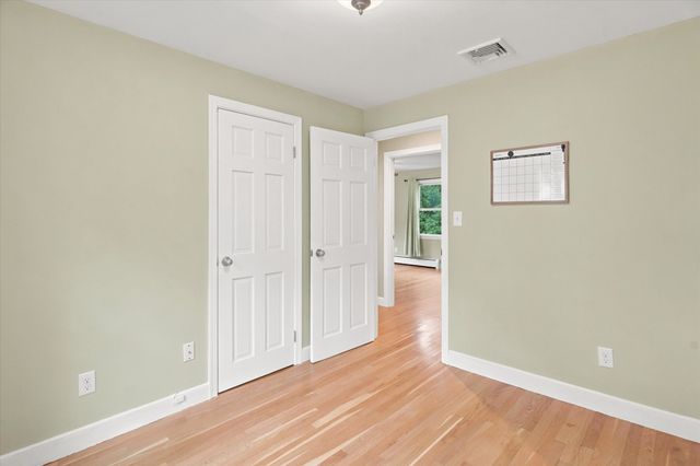 14 Highgate St, Needham, MA 02492