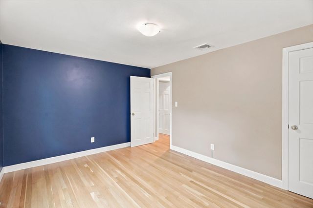 14 Highgate St, Needham, MA 02492