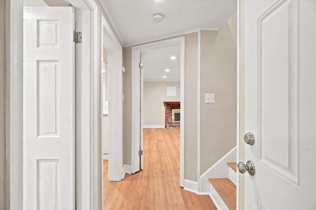 14 Highgate St, Needham, MA 02492