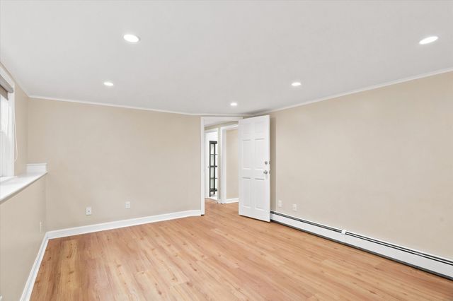 14 Highgate St, Needham, MA 02492