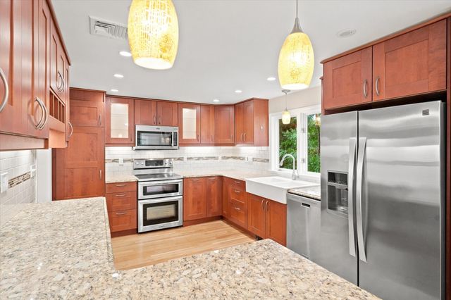 14 Highgate St, Needham, MA 02492