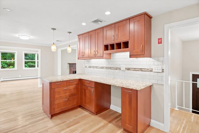 14 Highgate St, Needham, MA 02492