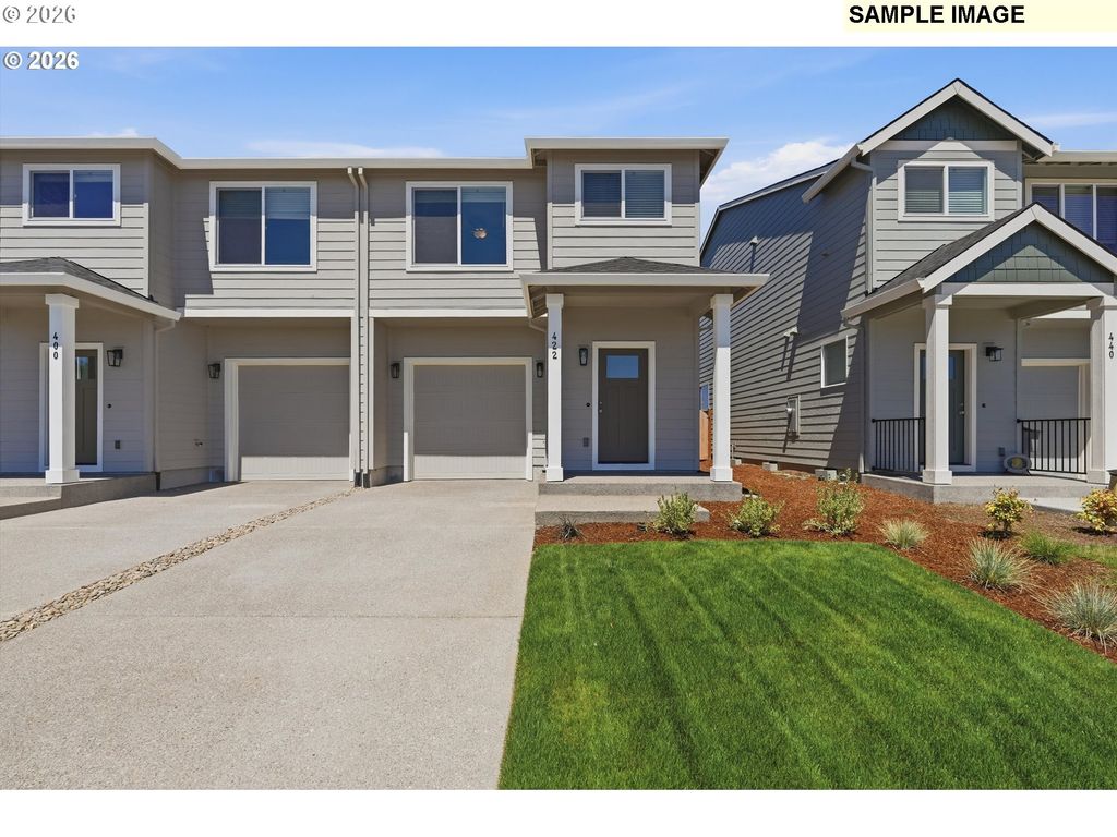 Image 1 of property listing at 328 E Wilson St, Carlton, OR 97111