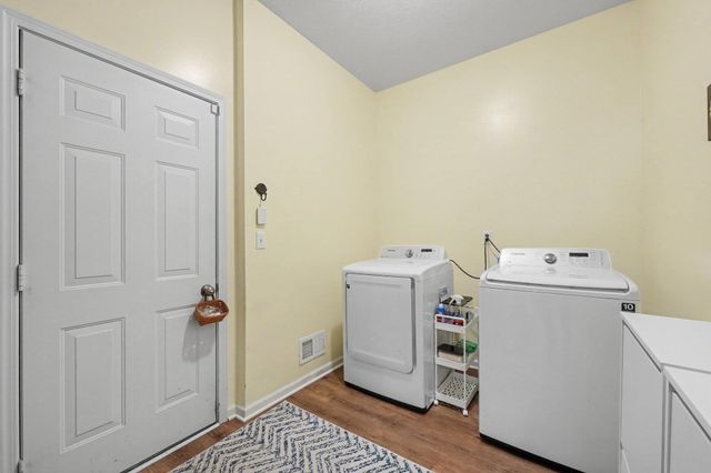 8054 Beechwood Boulevard, Dexter, MI 48130