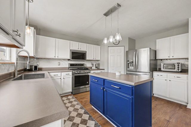 8054 Beechwood Boulevard, Dexter, MI 48130