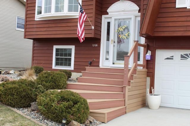 1206 19th Street N, Moorhead, MN 56560