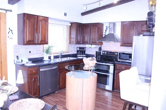 1206 19th Street N, Moorhead, MN 56560