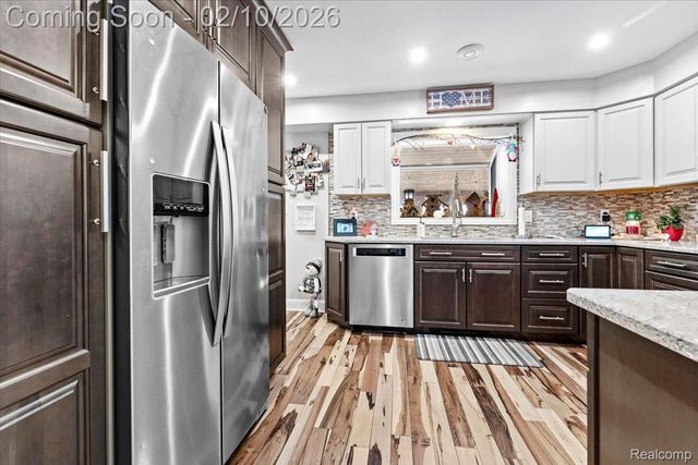 28336 Sheeks Boulevard N, Flat Rock, MI 48134