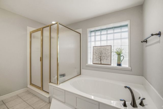 5910 Dog Leg Court, Granbury, TX 76049