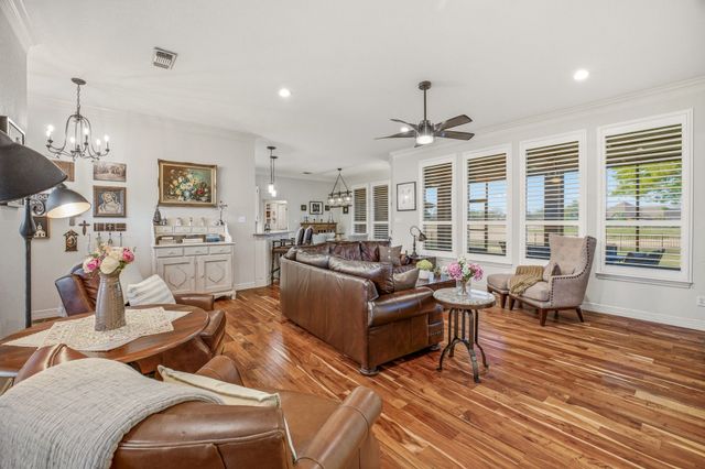 5910 Dog Leg Court, Granbury, TX 76049