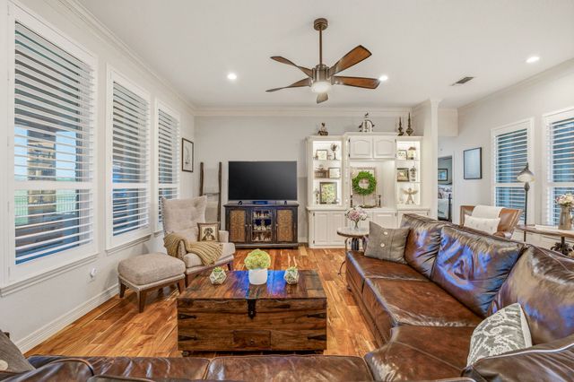 5910 Dog Leg Court, Granbury, TX 76049