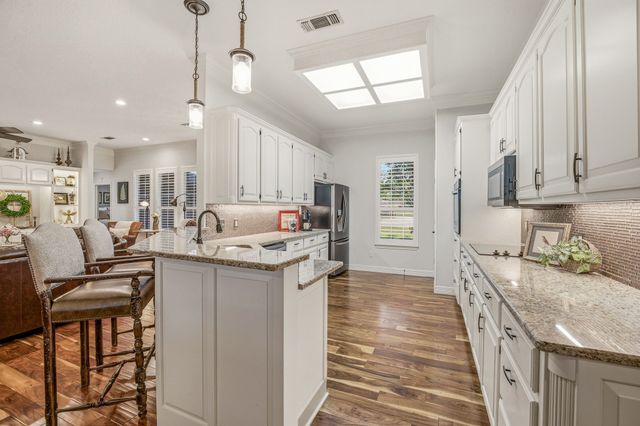 5910 Dog Leg Court, Granbury, TX 76049