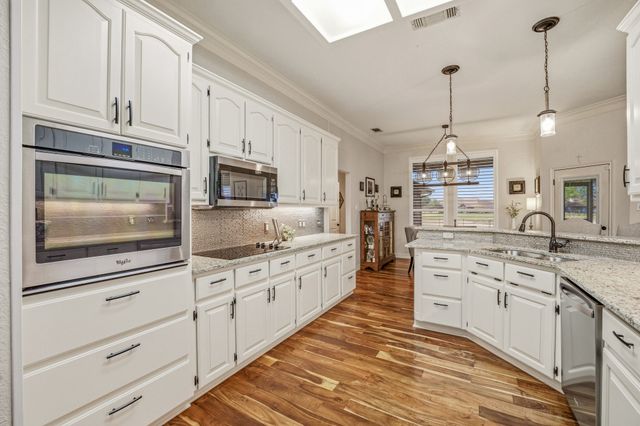 5910 Dog Leg Court, Granbury, TX 76049