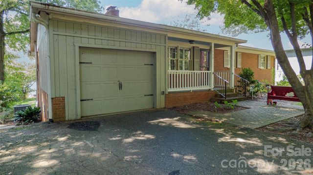 115 Rainbow Lane, Mooresville, NC 28117