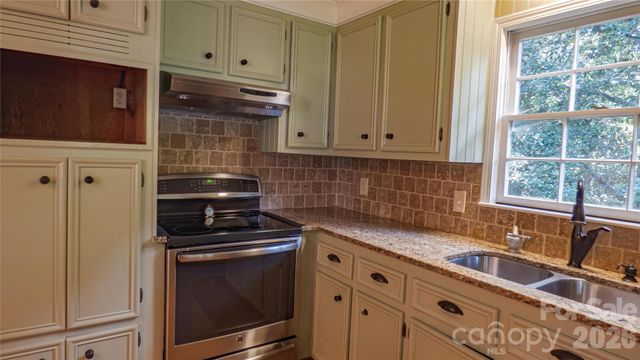 115 Rainbow Lane, Mooresville, NC 28117