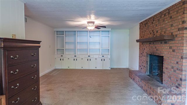 115 Rainbow Lane, Mooresville, NC 28117