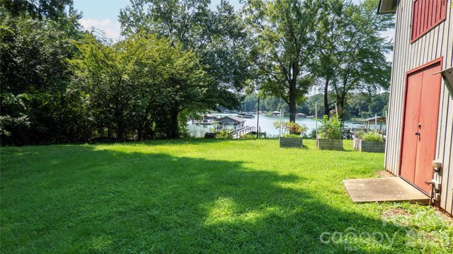 115 Rainbow Lane, Mooresville, NC 28117