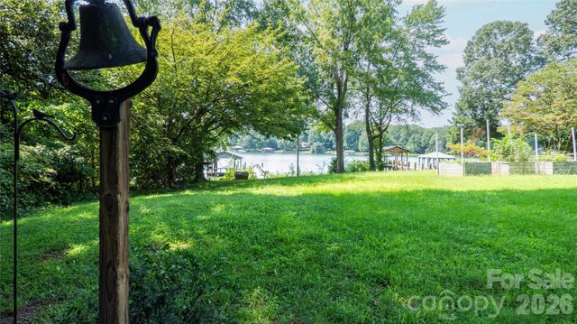 115 Rainbow Lane, Mooresville, NC 28117