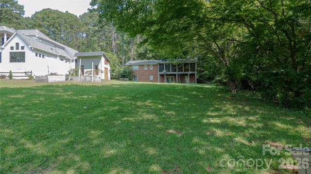 115 Rainbow Lane, Mooresville, NC 28117