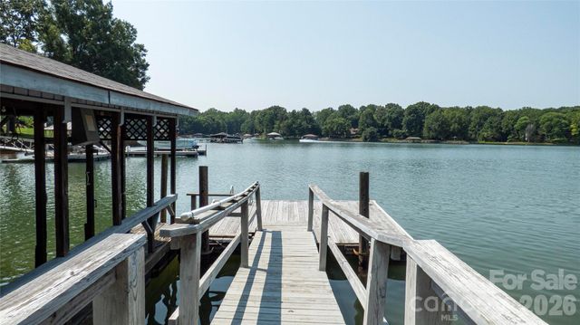 115 Rainbow Lane, Mooresville, NC 28117