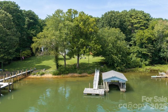 115 Rainbow Lane, Mooresville, NC 28117