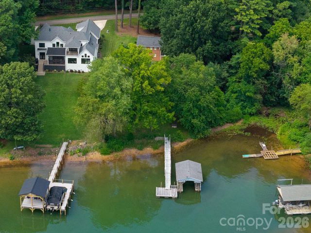115 Rainbow Lane, Mooresville, NC 28117