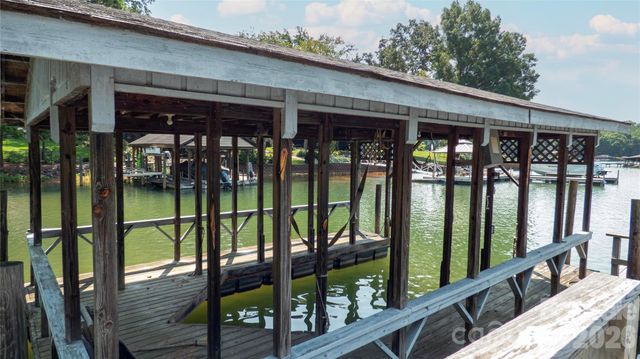 115 Rainbow Lane, Mooresville, NC 28117