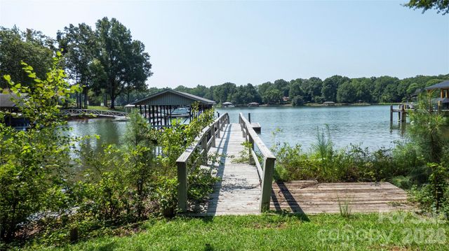 115 Rainbow Lane, Mooresville, NC 28117