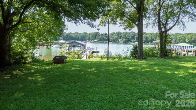 115 Rainbow Lane, Mooresville, NC 28117