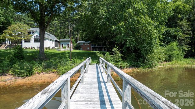 115 Rainbow Lane, Mooresville, NC 28117