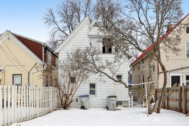 2745 N Booth STREET, Milwaukee, WI 53212