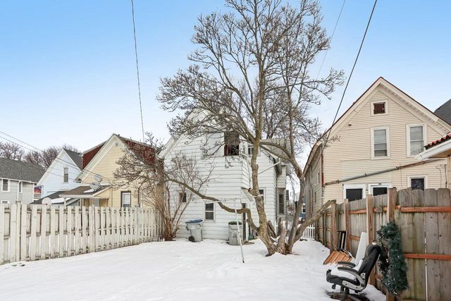 2745 N Booth STREET, Milwaukee, WI 53212