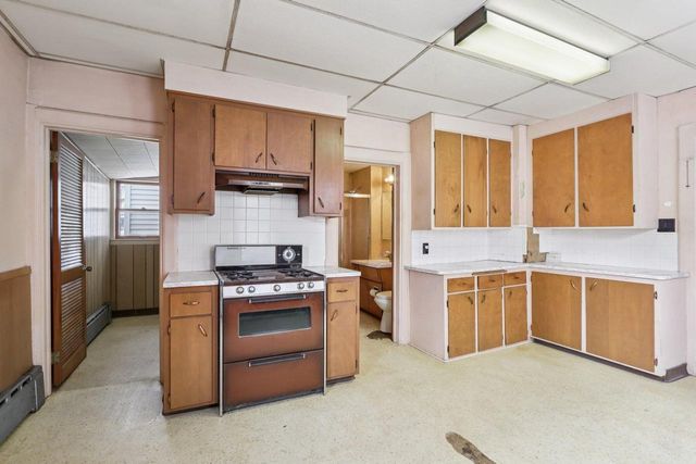 2745 N Booth STREET, Milwaukee, WI 53212