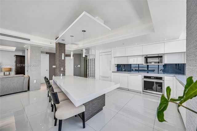 540 Brickell Key Drive 1820, Miami, FL 33131