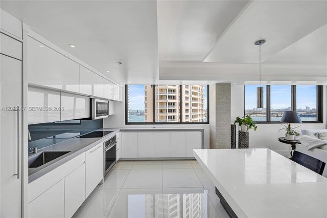 540 Brickell Key Drive 1820, Miami, FL 33131