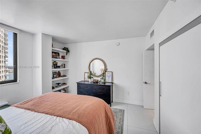 540 Brickell Key Drive 1820, Miami, FL 33131