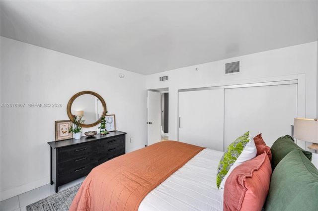 540 Brickell Key Drive 1820, Miami, FL 33131