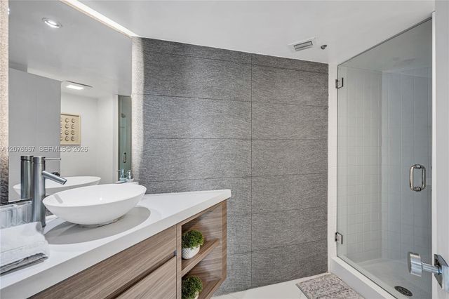 540 Brickell Key Drive 1820, Miami, FL 33131