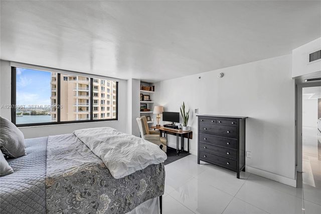 540 Brickell Key Drive 1820, Miami, FL 33131