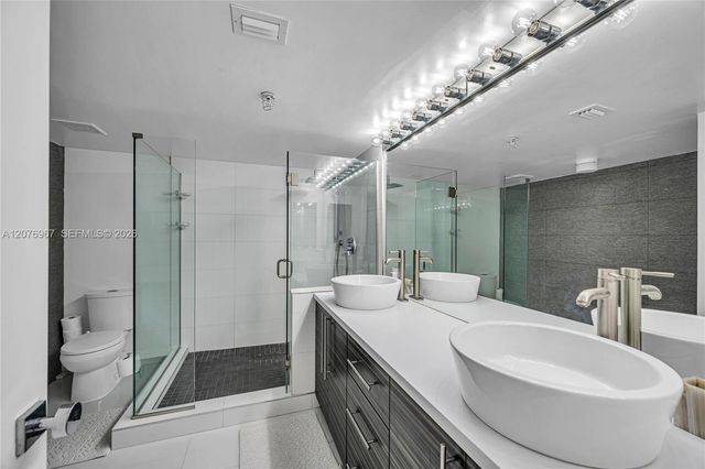540 Brickell Key Drive 1820, Miami, FL 33131