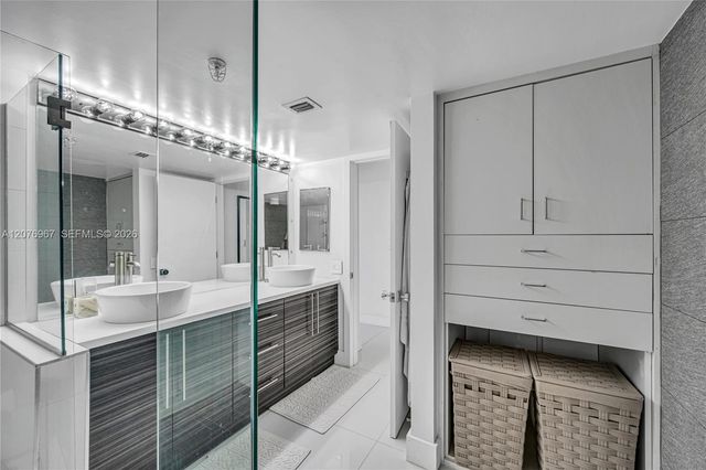 540 Brickell Key Drive 1820, Miami, FL 33131