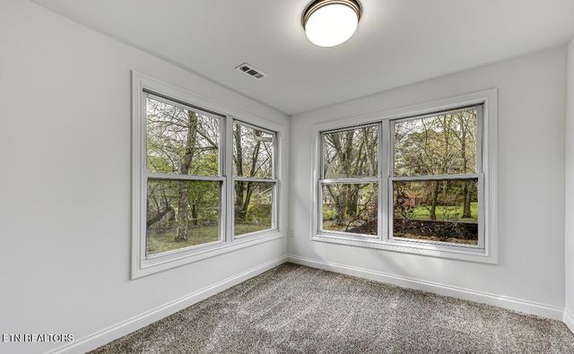 2005 Robinson Rd, Knoxville, TN 37923
