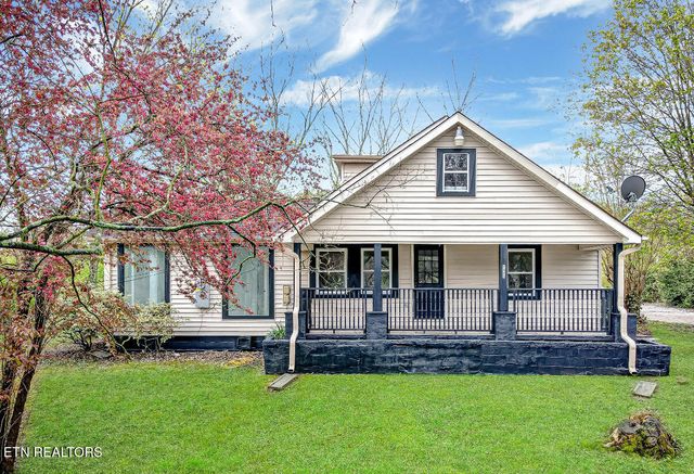 2005 Robinson Rd, Knoxville, TN 37923