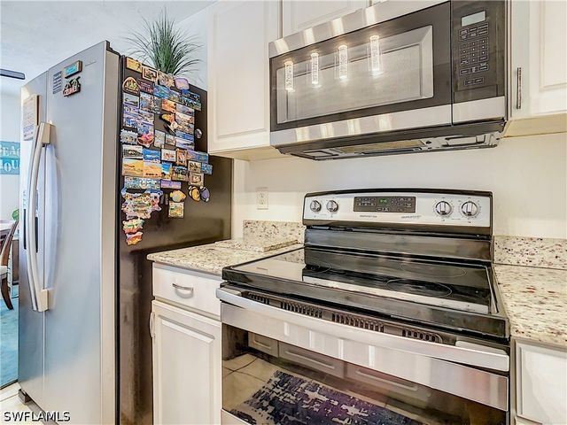 4625 Bayshore DR D8, Naples, FL 34112
