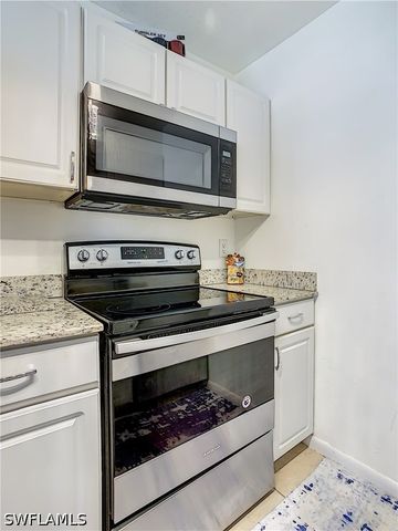4625 Bayshore DR D8, Naples, FL 34112