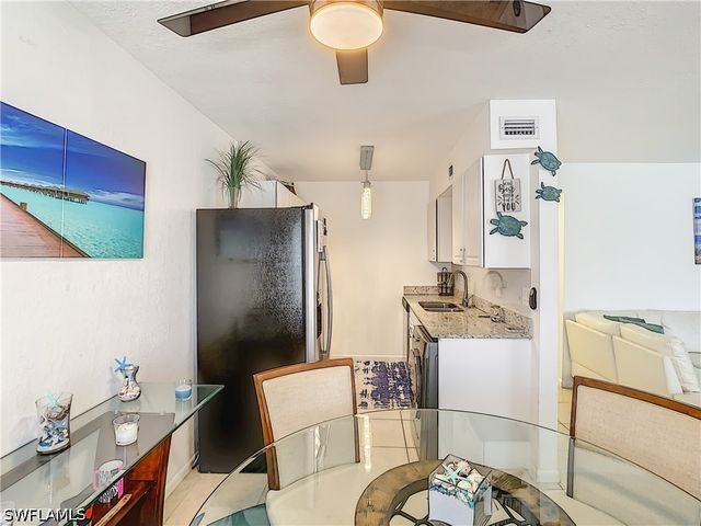 4625 Bayshore DR D8, Naples, FL 34112