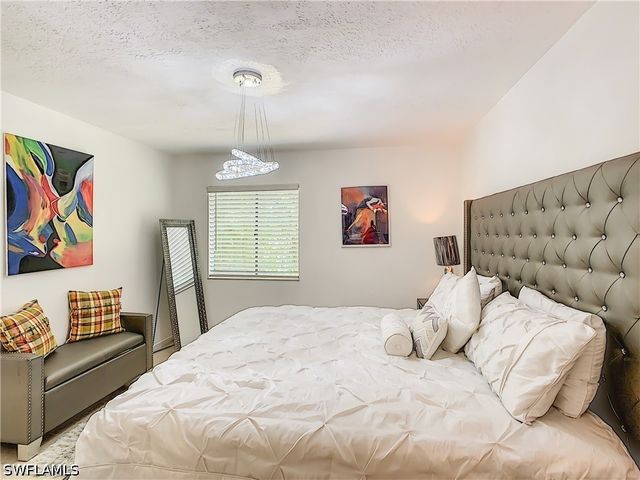 4625 Bayshore DR D8, Naples, FL 34112