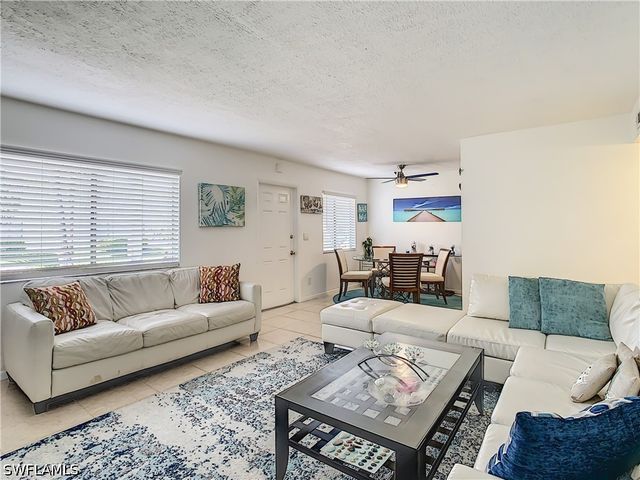 4625 Bayshore DR D8, Naples, FL 34112