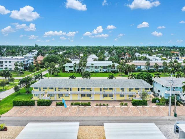 473 12th AVE S # B8, Naples, FL 34102